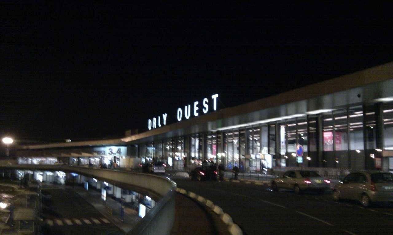 Orly Ouest, le matin du départ