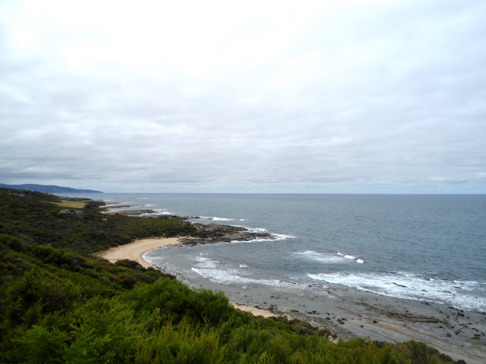 Pendant ce temps-là, Phi à Apollo Bay